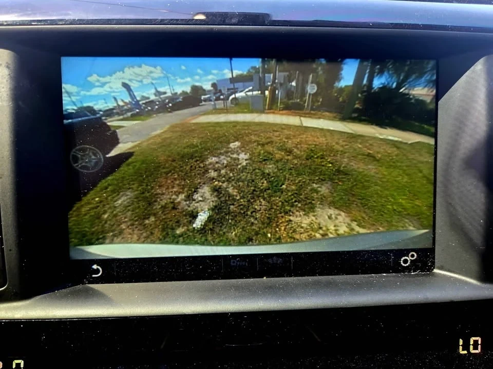2017 Jaguar XE - Image 18 of 18