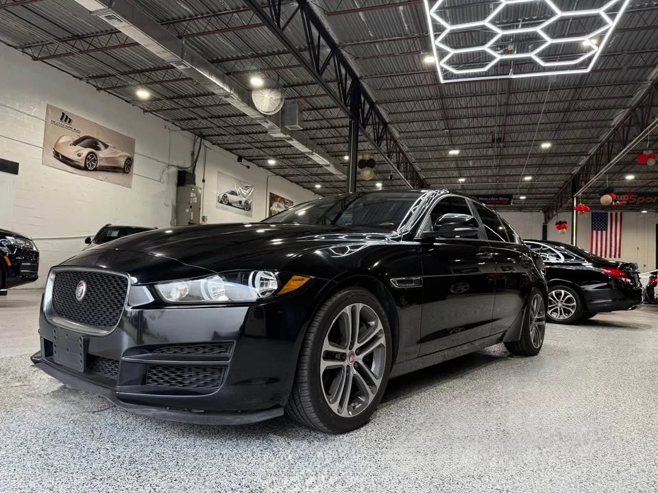 2017 Jaguar XE - Image 6 of 18