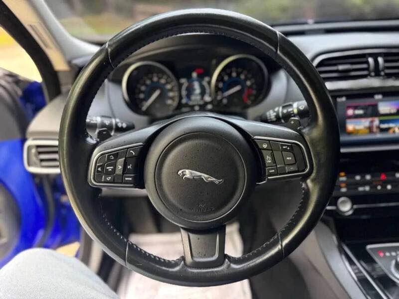 2017 Jaguar XE - Image 11 of 16