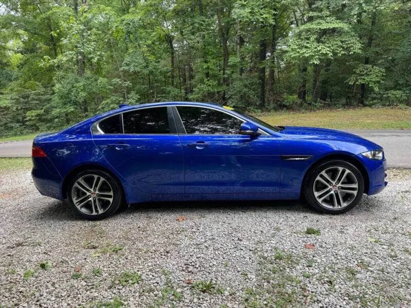 2017 Jaguar XE - Image 3 of 16