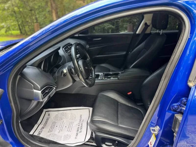 2017 Jaguar XE - Image 9 of 16