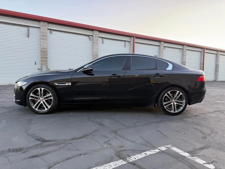 2017 Jaguar XE - Image 2 of 16