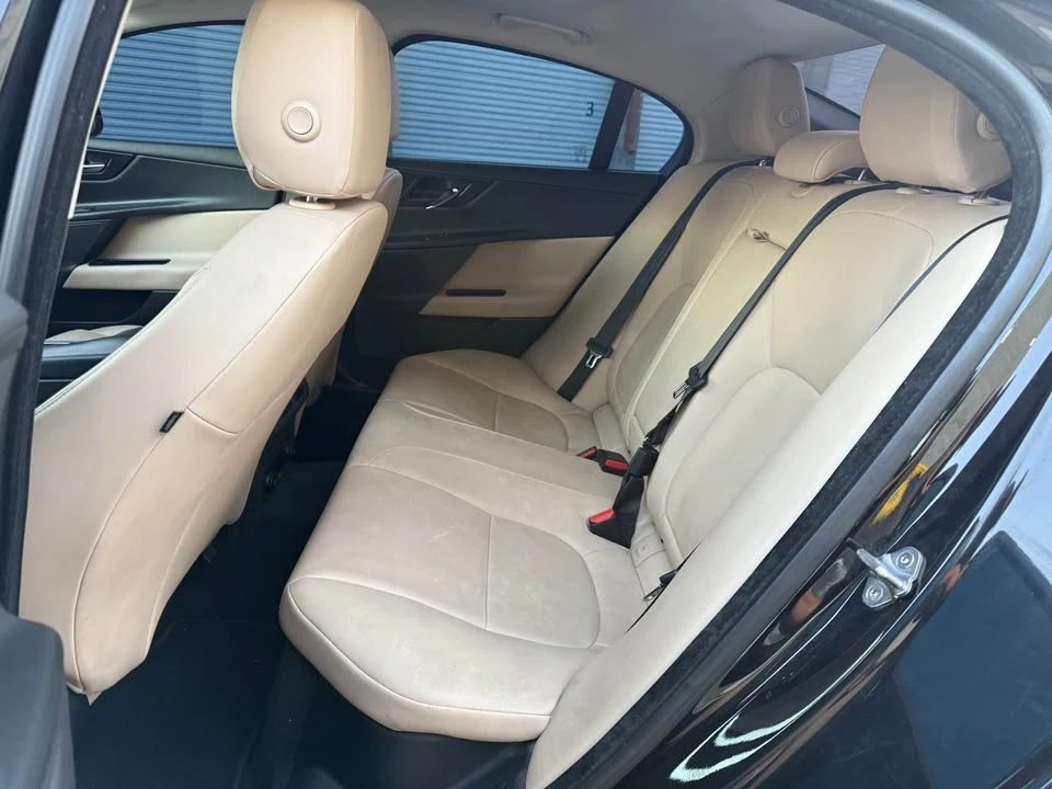 2017 Jaguar XE - Image 9 of 16