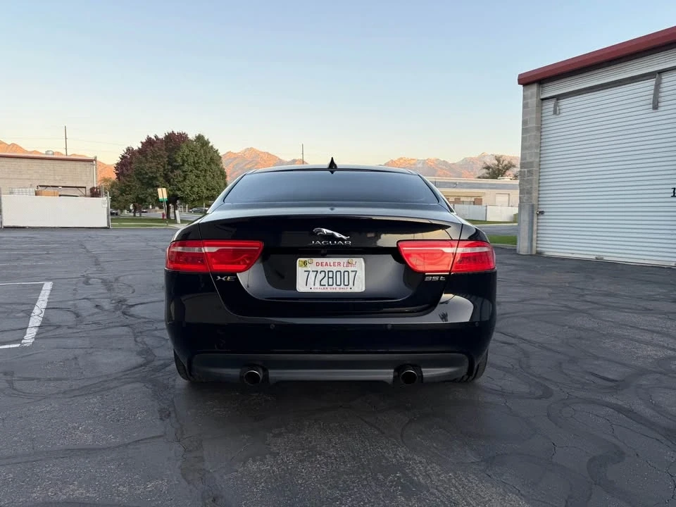 2017 Jaguar XE - Image 4 of 16