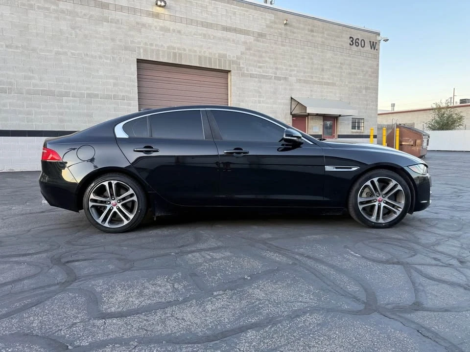 2017 Jaguar XE - Image 6 of 16