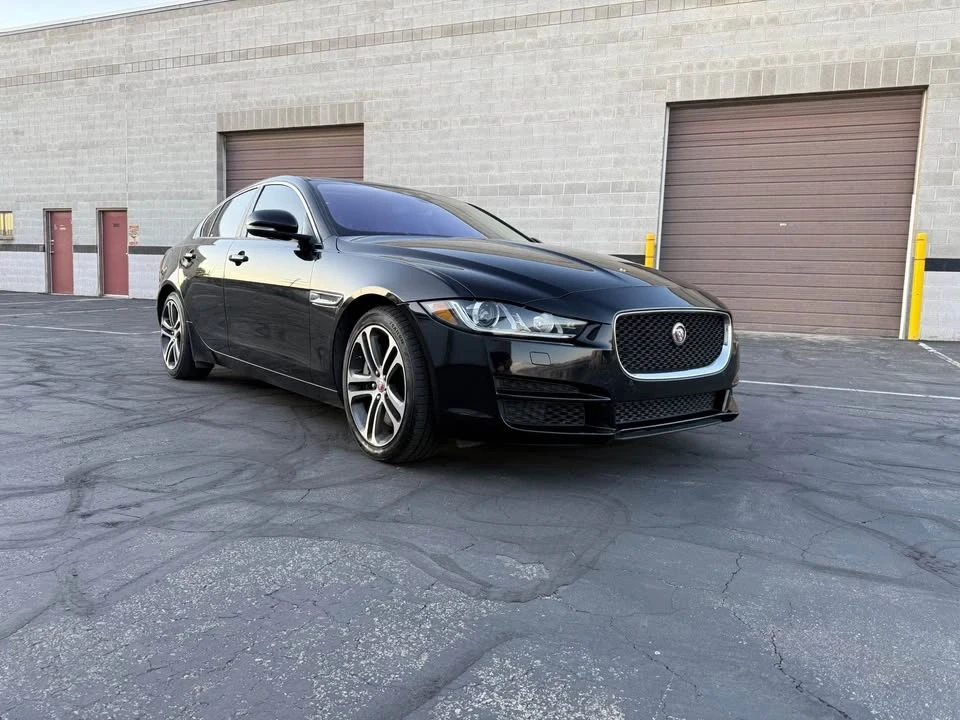 2017 Jaguar XE - Image 7 of 16