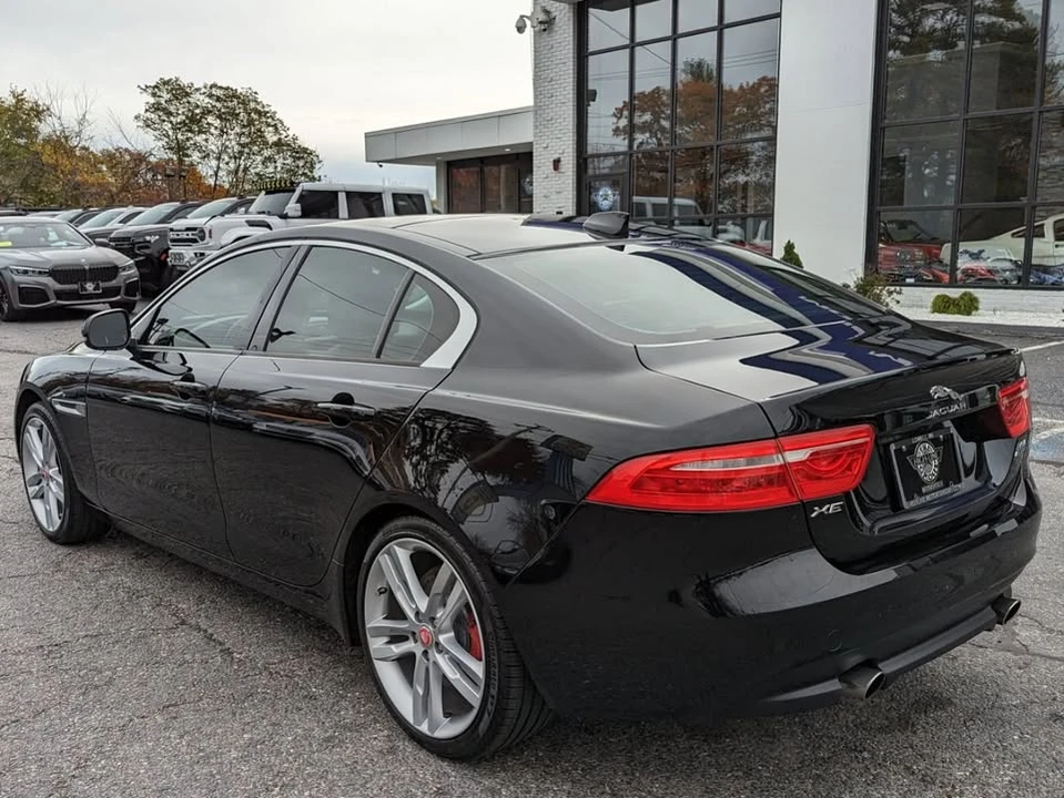 2017 Jaguar XE - Image 5 of 12