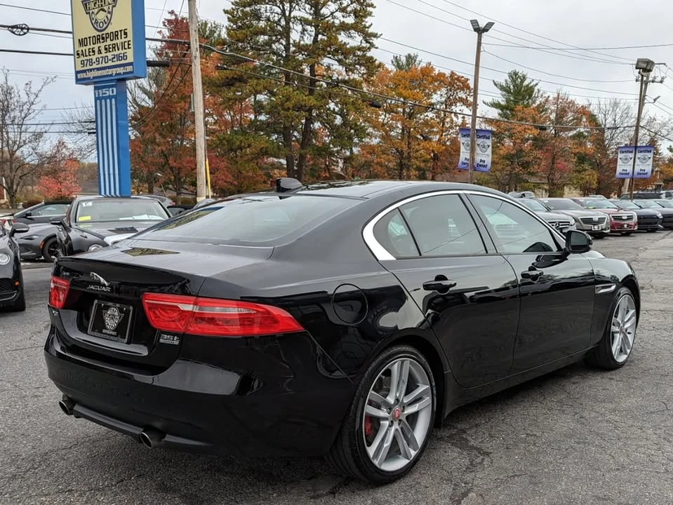 2017 Jaguar XE - Image 7 of 12