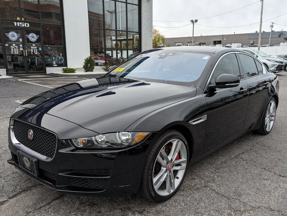 2017 Jaguar XE - Image 4 of 12