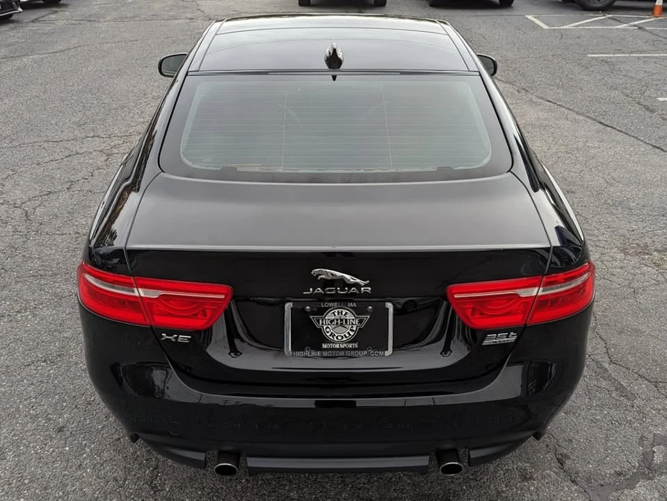 2017 Jaguar XE - Image 6 of 12