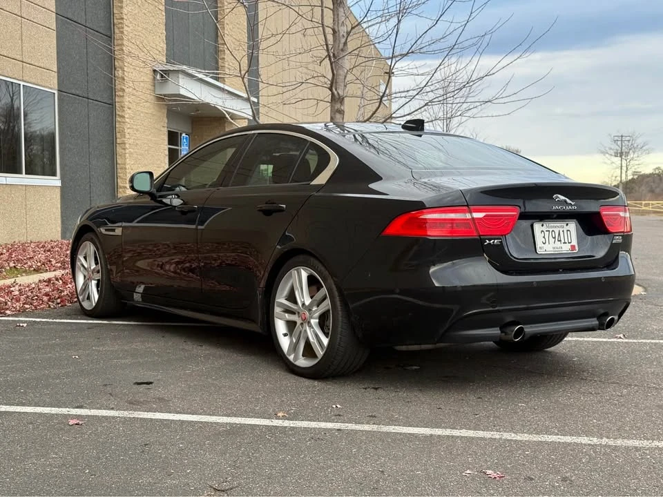 2017 Jaguar XE - Image 7 of 20