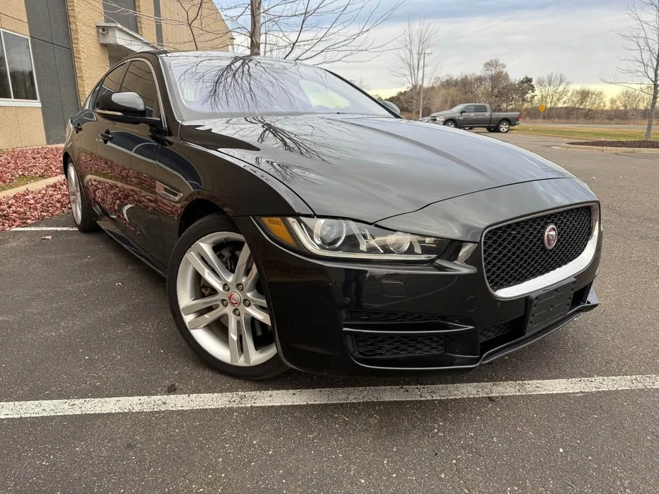 2017 Jaguar XE - Image 5 of 20