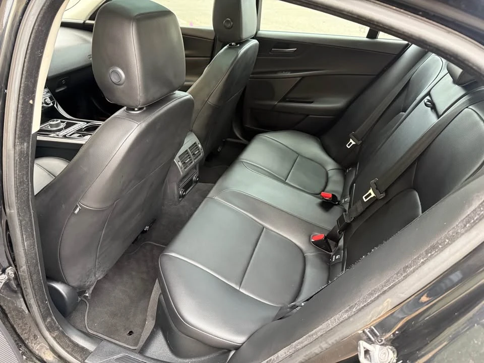 2017 Jaguar XE - Image 15 of 20