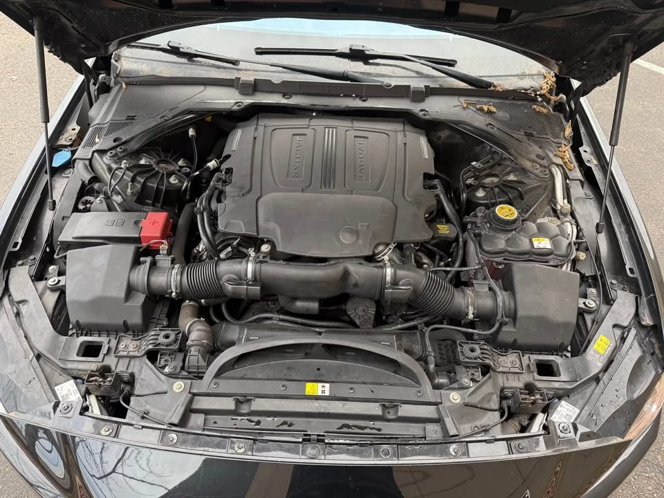 2017 Jaguar XE - Image 16 of 20