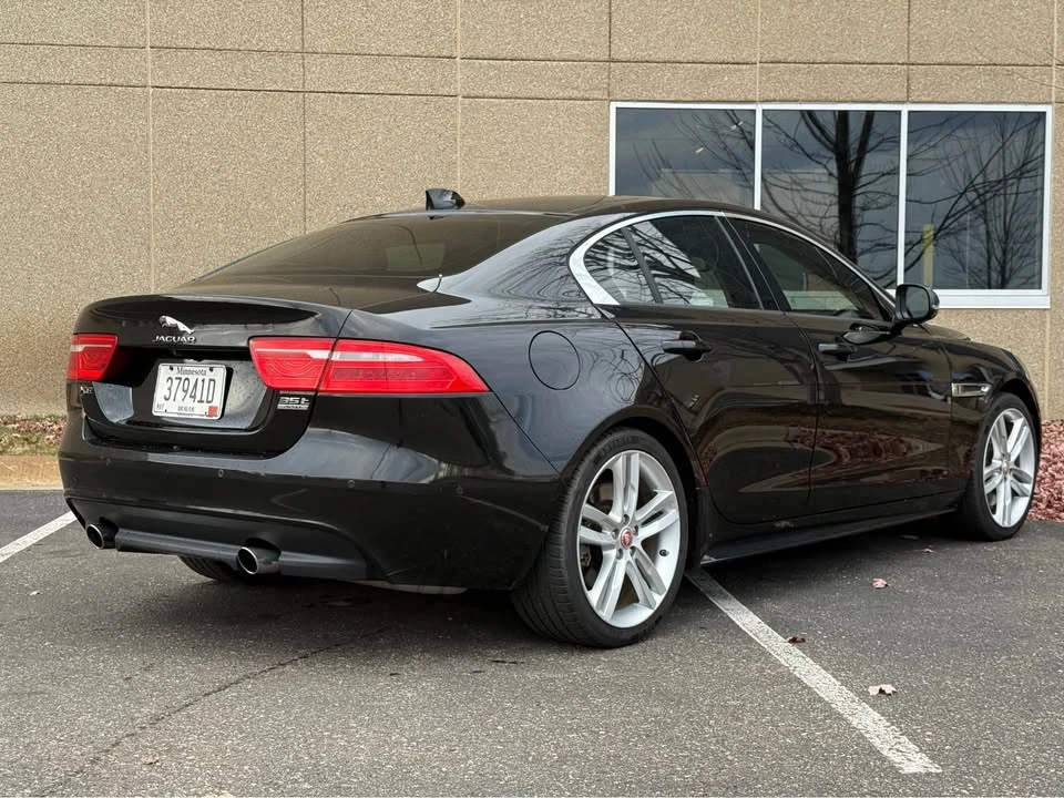 2017 Jaguar XE - Image 9 of 20