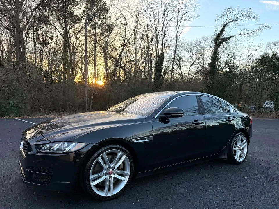2017 Jaguar XE - Image 2 of 14