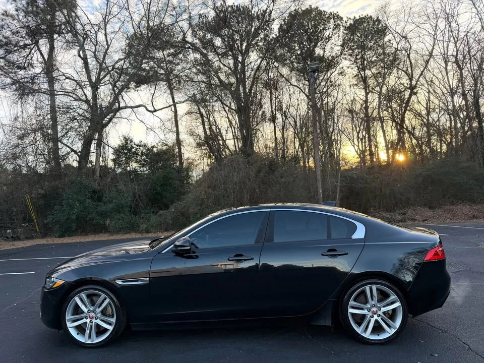 2017 Jaguar XE - Image 3 of 14