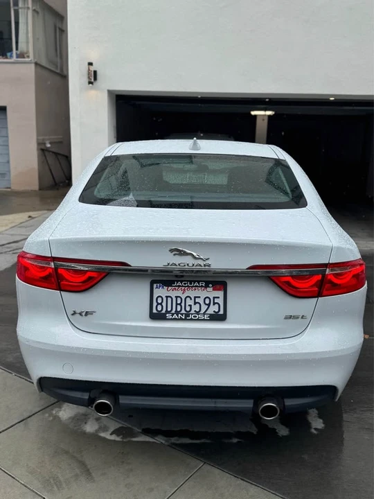 2017 Jaguar XE - Image 6 of 19