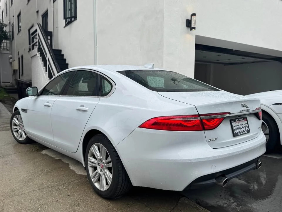 2017 Jaguar XE - Image 2 of 19