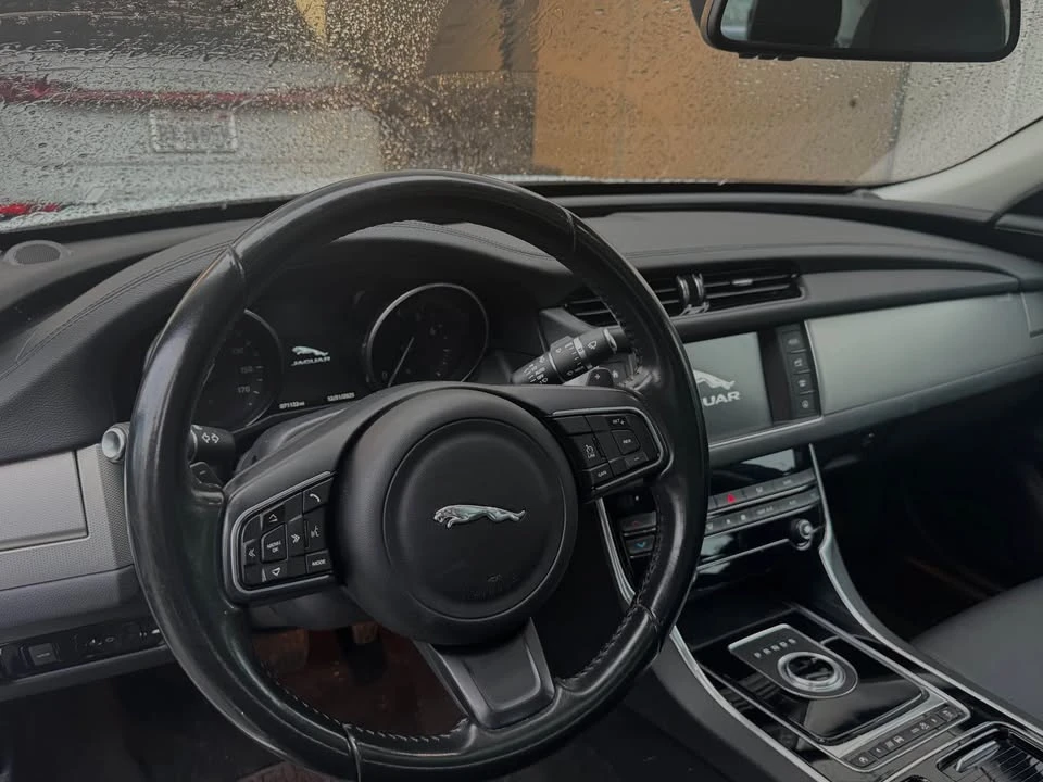 2017 Jaguar XE - Image 15 of 19