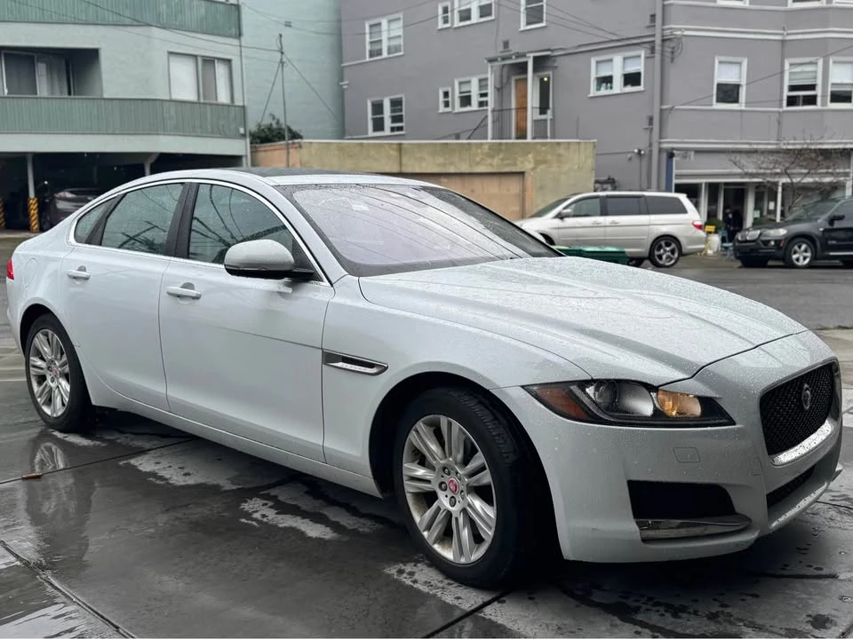 2017 Jaguar XE - Image 12 of 19