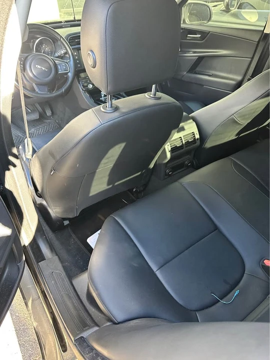 2017 Jaguar XE - Image 7 of 10