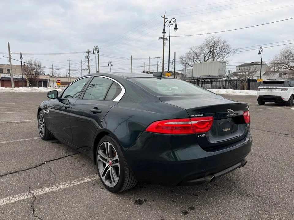 2017 Jaguar XE - Image 5 of 13