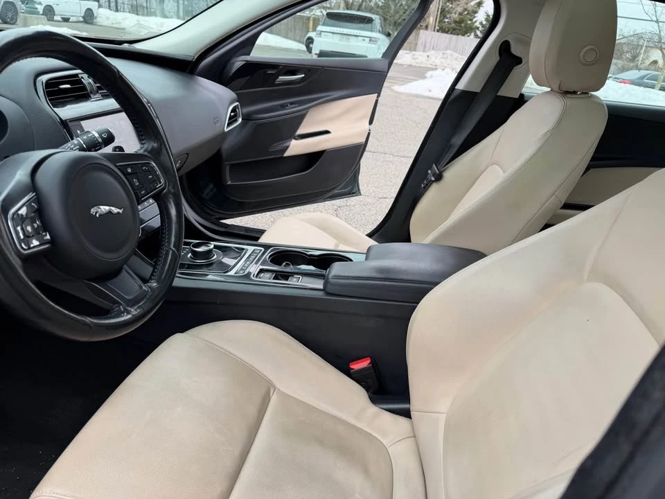 2017 Jaguar XE - Image 7 of 13