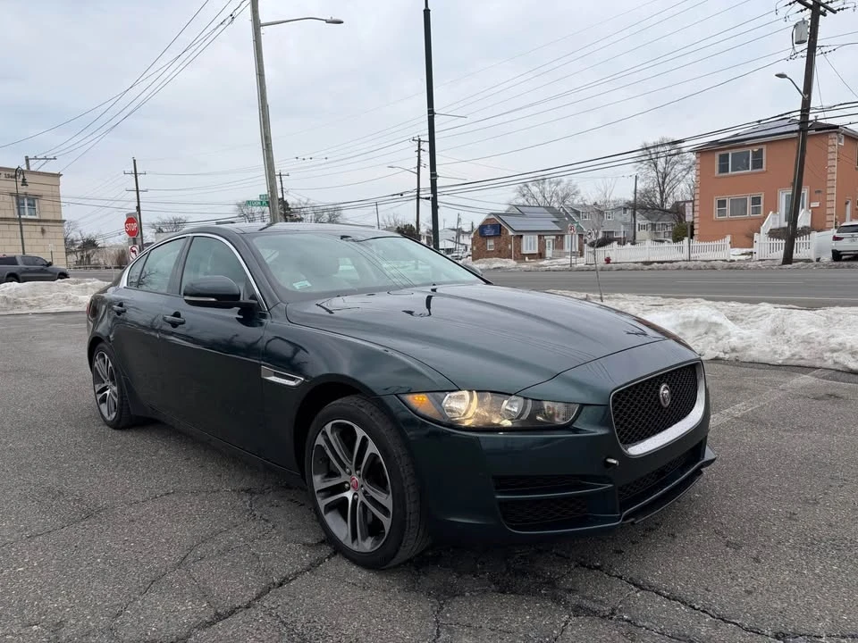 2017 Jaguar XE - Image 2 of 13