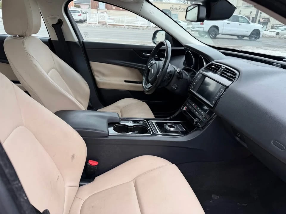 2017 Jaguar XE - Image 6 of 13
