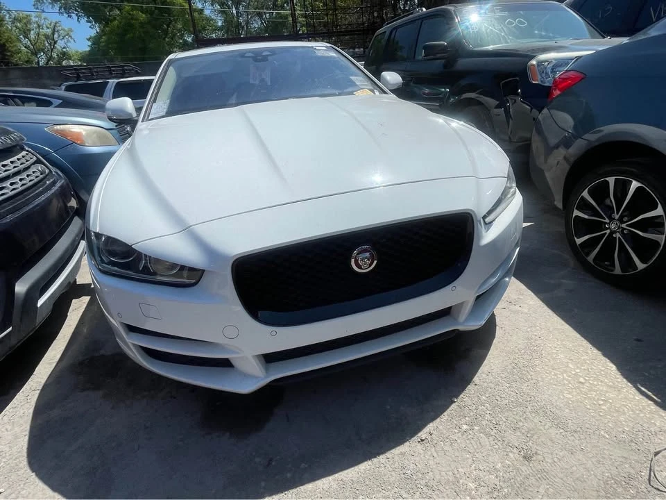 2017 Jaguar XE - Image 2 of 19