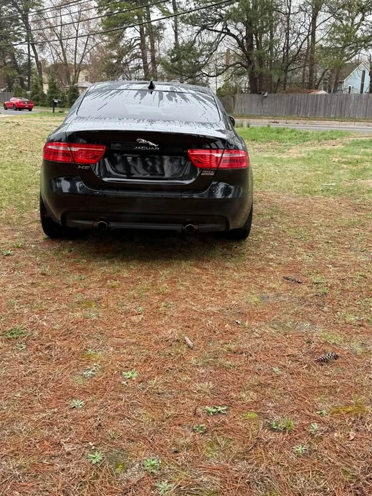 2017 Jaguar XE - Image 6 of 9