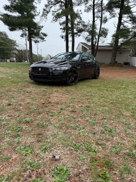 2017 Jaguar XE - Image 2 of 9