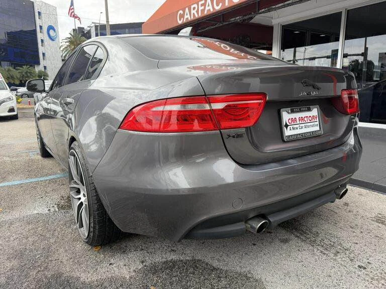 2017 Jaguar XE - Image 5 of 13