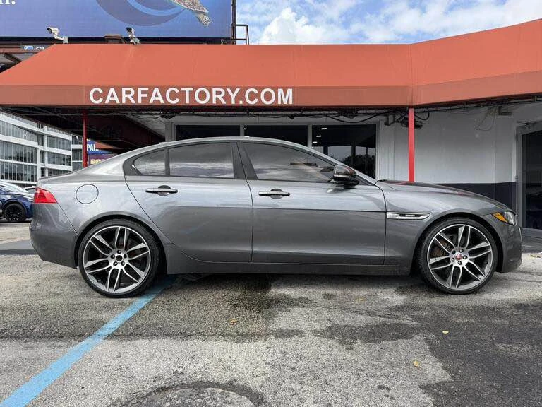 2017 Jaguar XE - Image 3 of 13