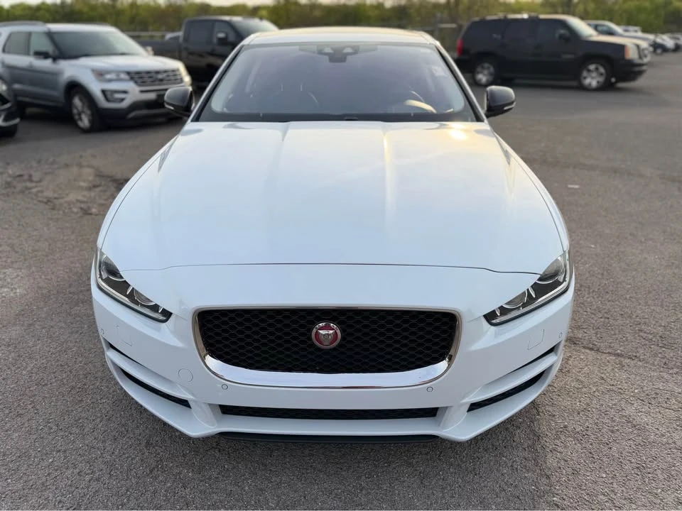2017 Jaguar XE - Image 6 of 9
