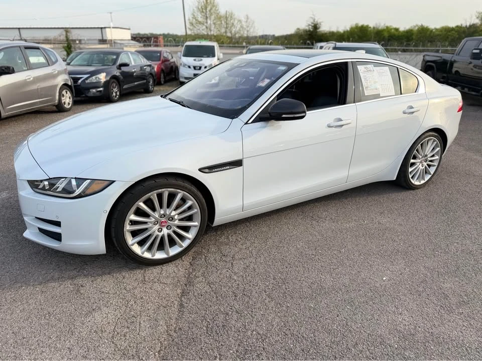 2017 Jaguar XE - Image 2 of 9