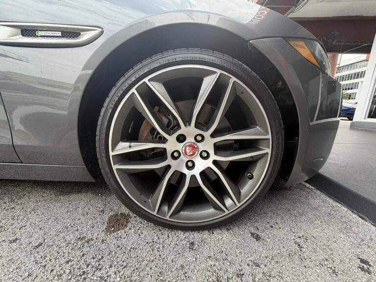 2017 Jaguar XE - Image 12 of 12