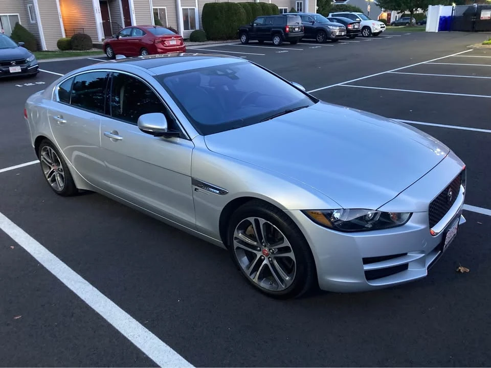 2017 Jaguar XE - Image 2 of 5