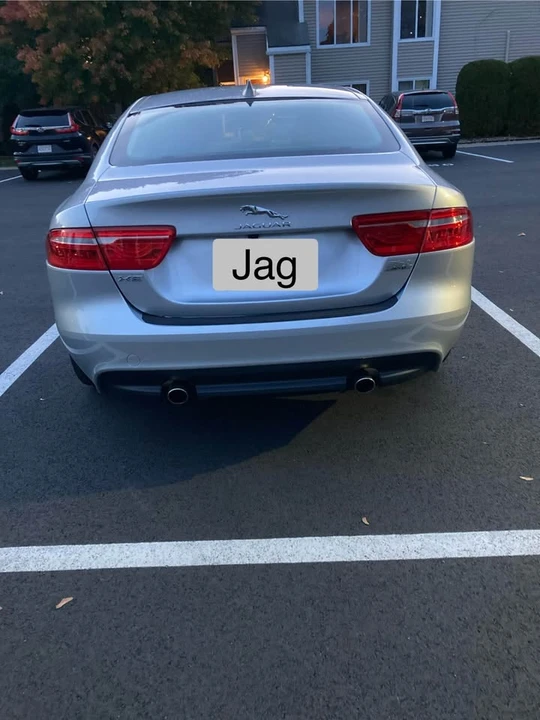 2017 Jaguar XE - Image 3 of 5