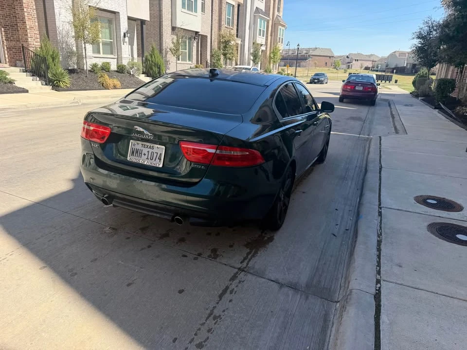 2017 Jaguar XE - Image 7 of 18