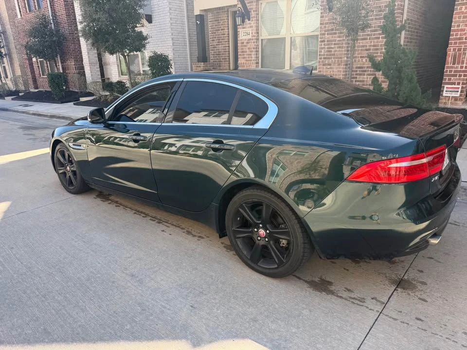 2017 Jaguar XE - Image 14 of 18