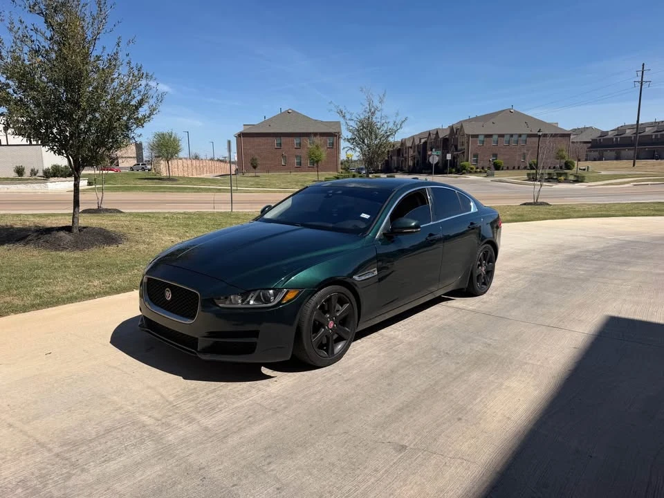 2017 Jaguar XE - Image 17 of 18