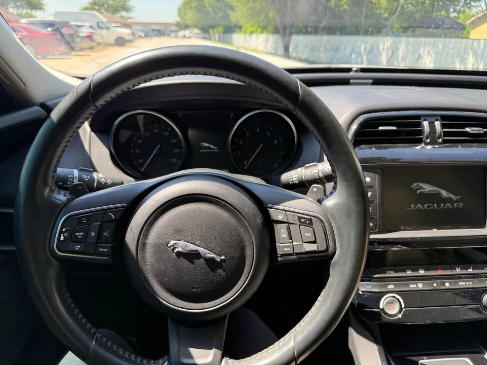 2017 Jaguar XE - Image 12 of 20