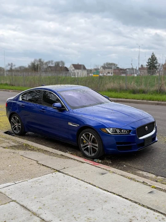 2017 Jaguar XE - Image 2 of 10