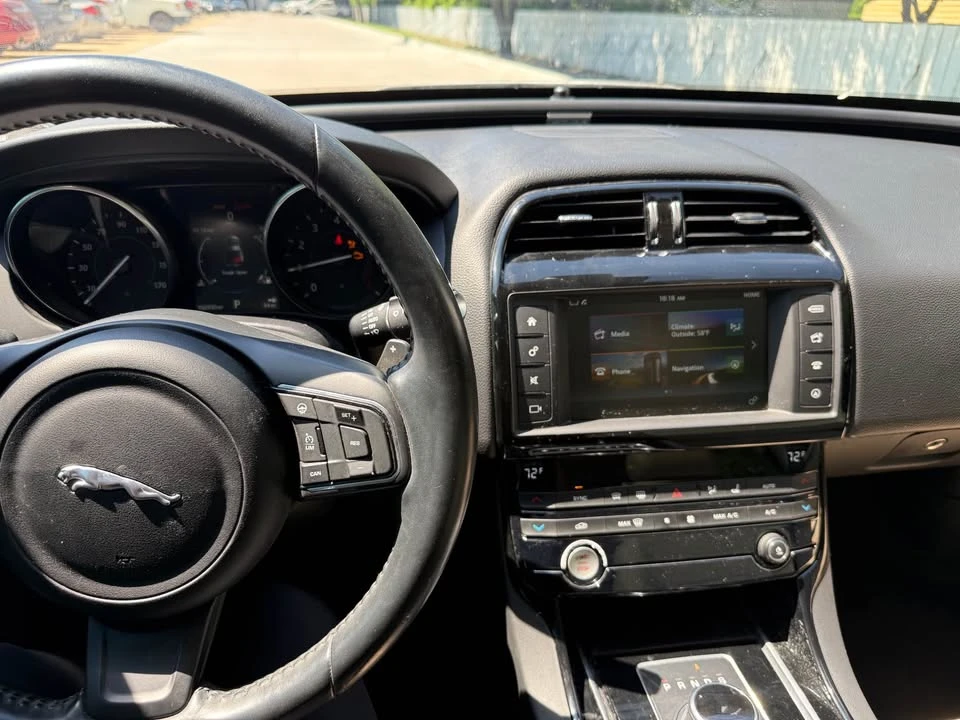 2017 Jaguar XE - Image 13 of 20