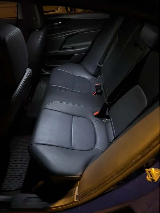 2017 Jaguar XE - Image 8 of 10
