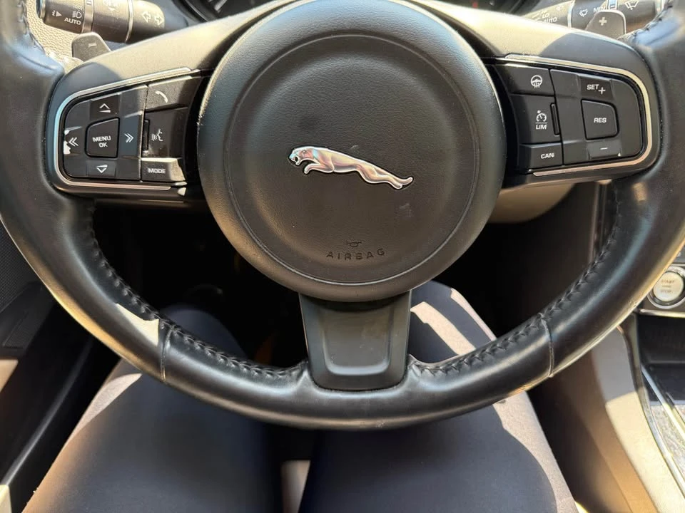 2017 Jaguar XE - Image 18 of 20