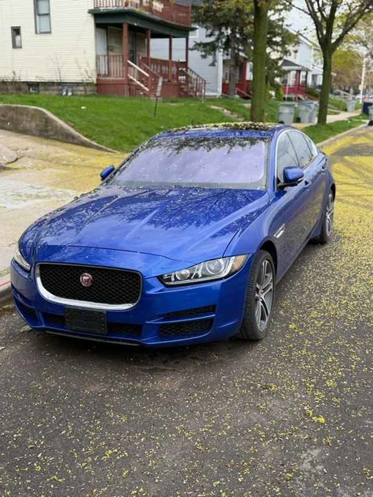 2017 Jaguar XE - Image 3 of 4