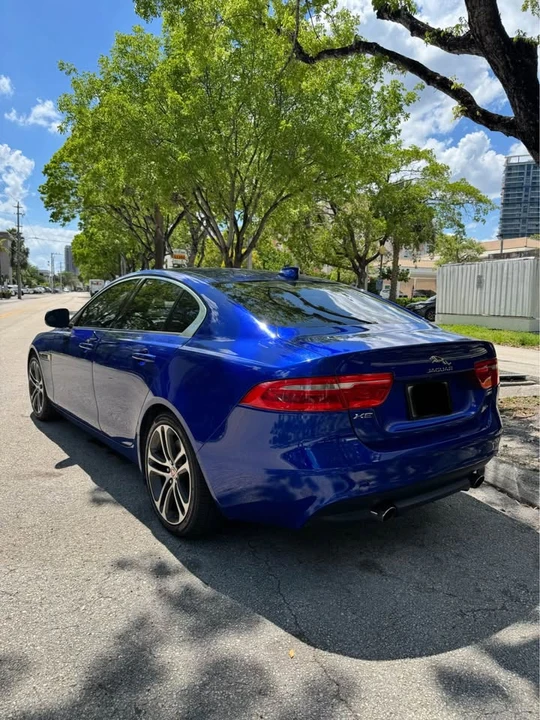 2017 Jaguar XE - Image 7 of 14